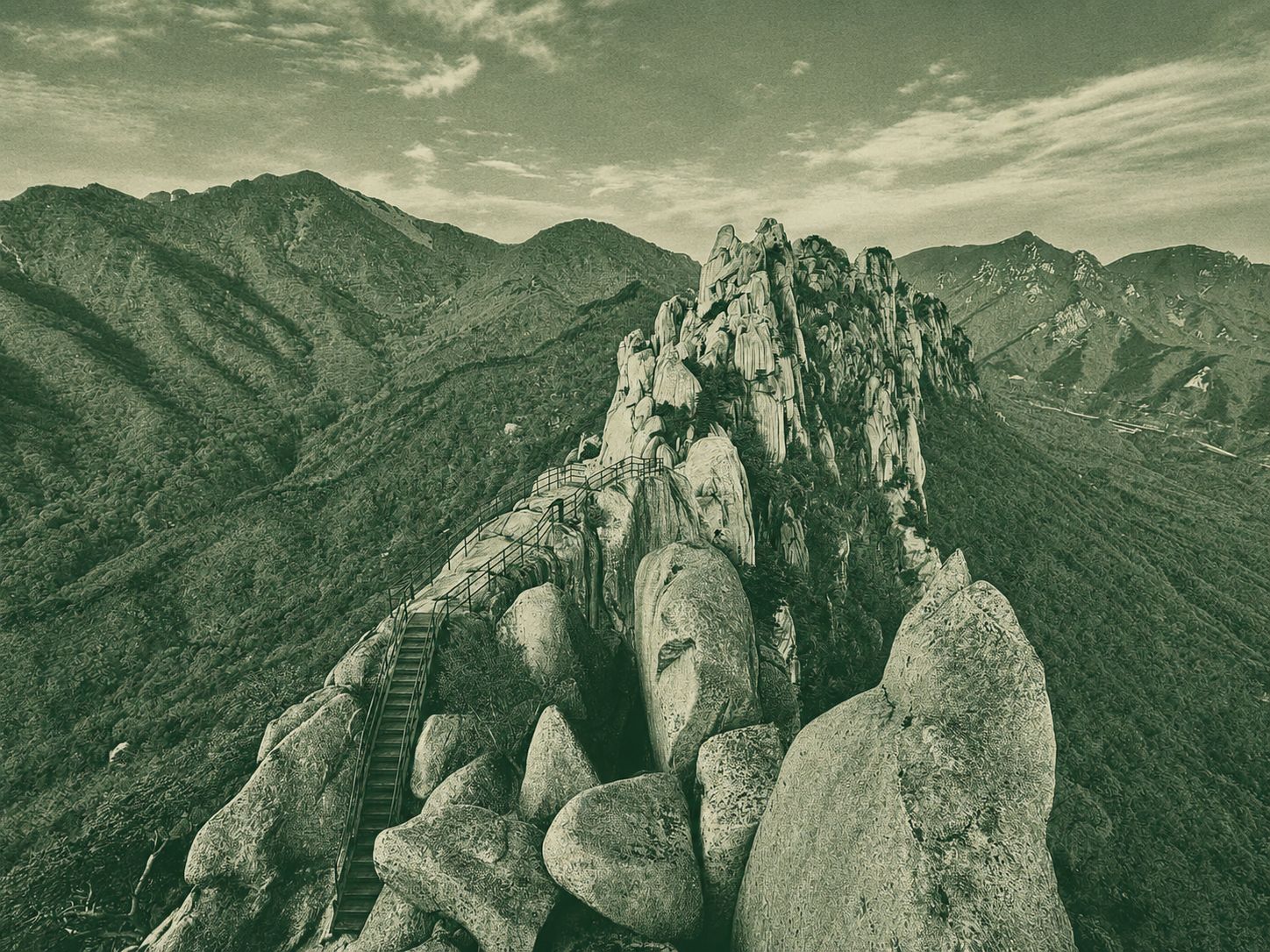 Seoraksan Ulsanbawi Rock Trail